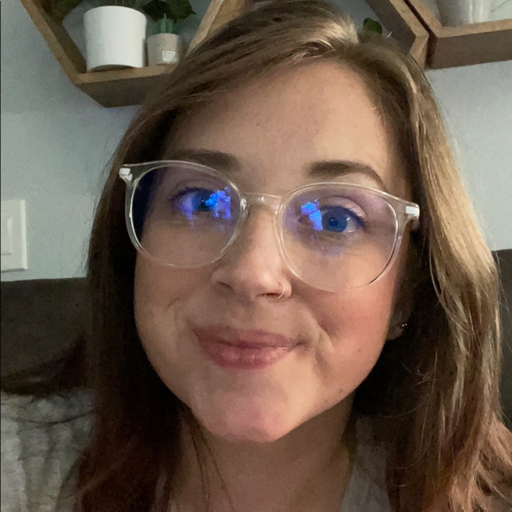 Meet your Posher, Ashley